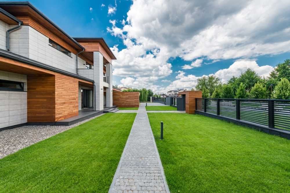 Transform Your Backyard Instantly with Expert Residential Fence Repair in Hawi